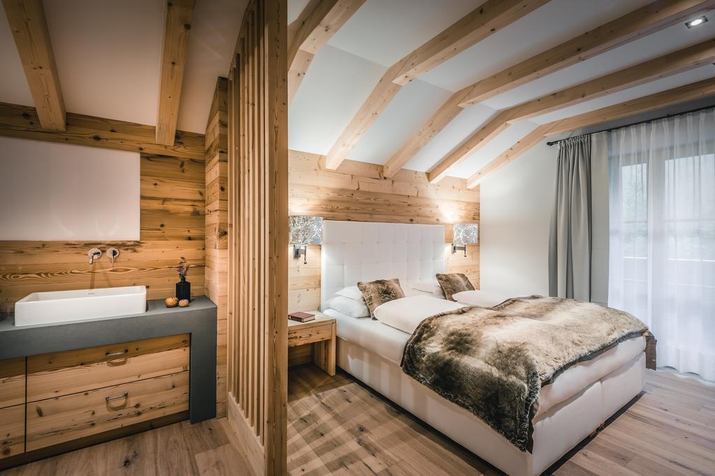 Liondes Chalets St. Vigil Exteriör bild