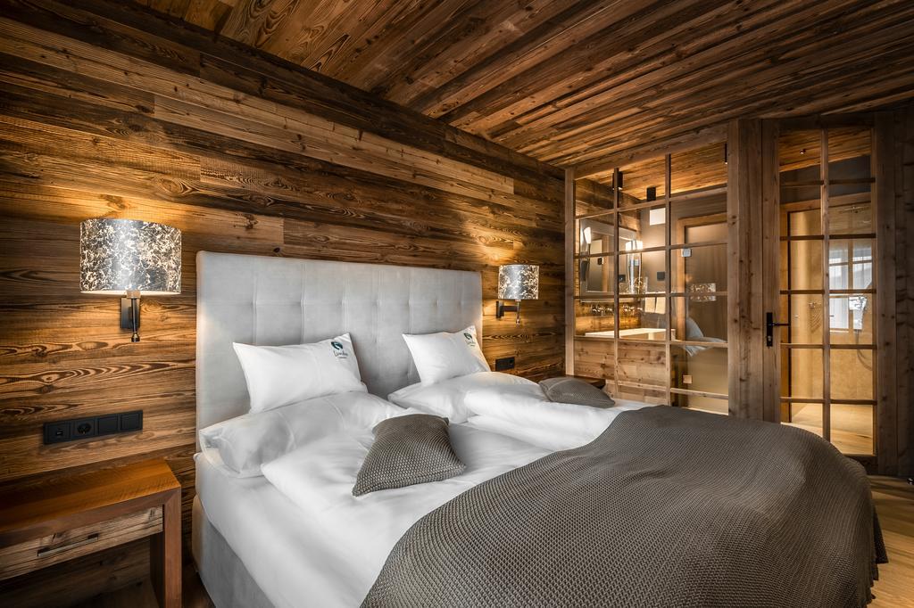 Liondes Chalets St. Vigil Exteriör bild