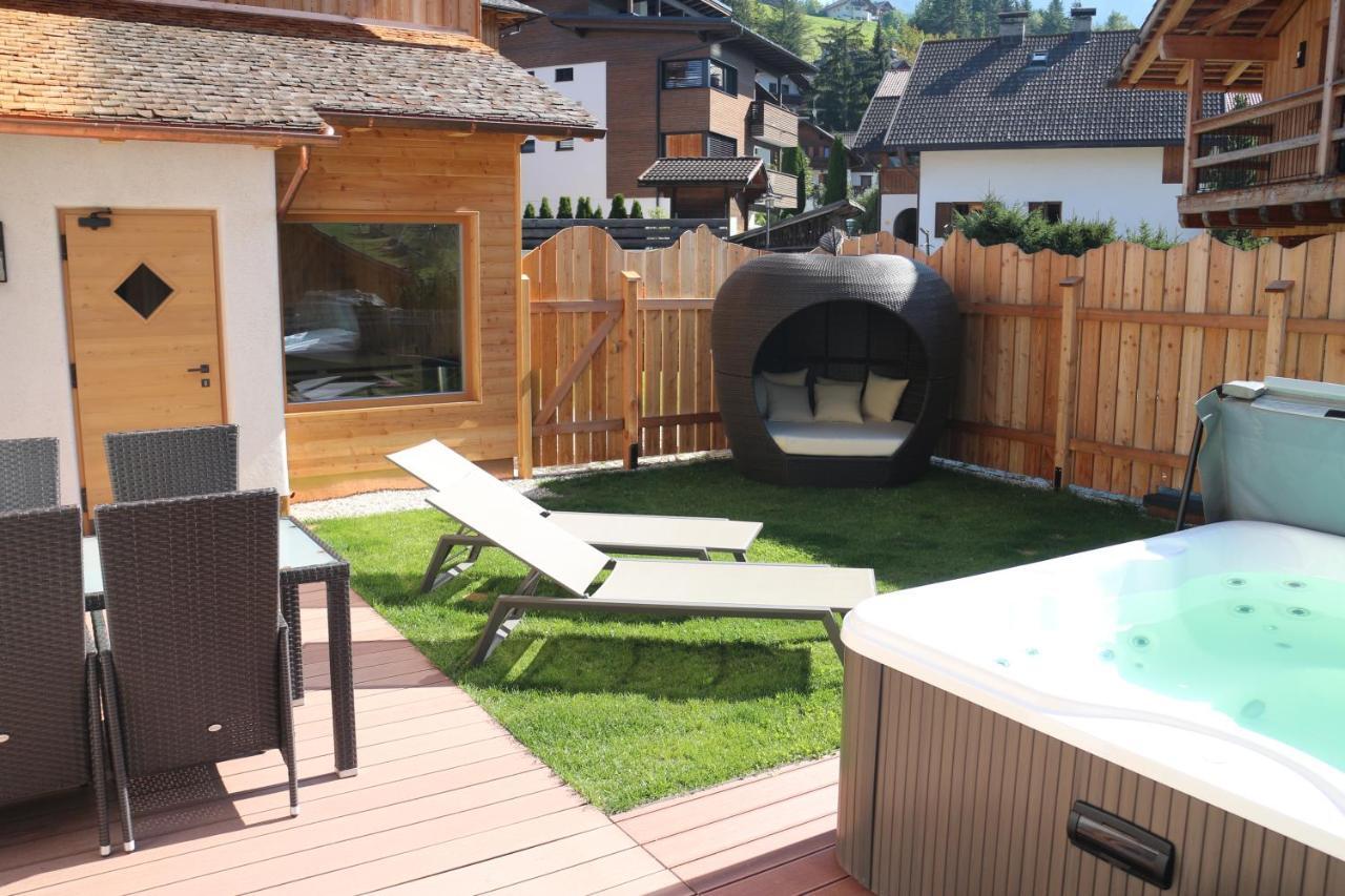 Liondes Chalets St. Vigil Exteriör bild